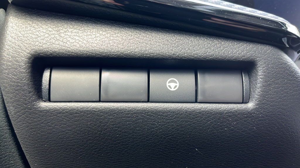 New 2026 Nissan Kicks SR AWD/4WD image 84