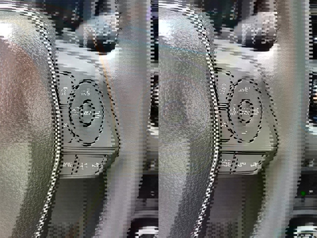 Used 2025 Toyota Corolla Cross AWD Hybrid image 22