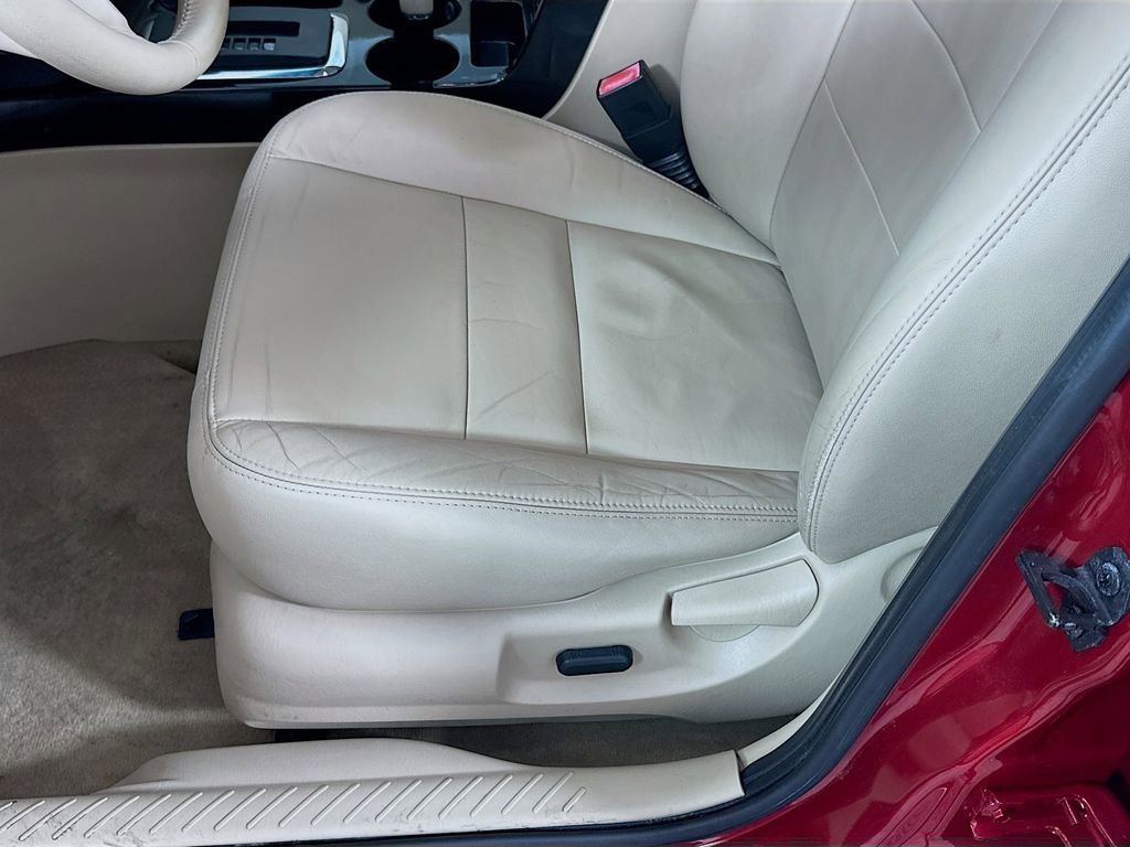 Used 2010 Ford Escape Limited image 19