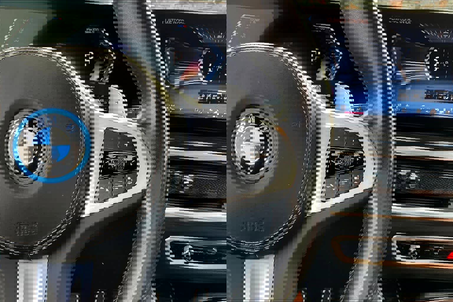 Used 2024 BMW X5 xDrive50e w/ M Sport Package image 22