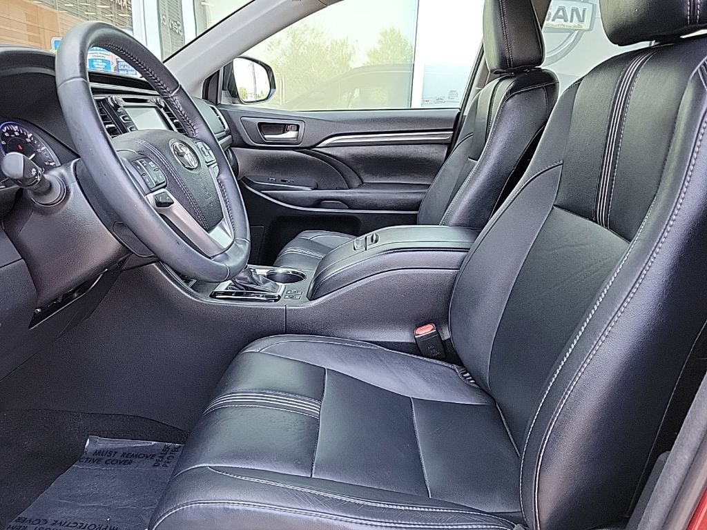 Used 2017 Toyota Highlander SE AWD/4WD image 10