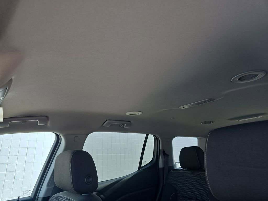 Certified 2023 GMC Acadia SLE w/ Driver Convenience Package image 19