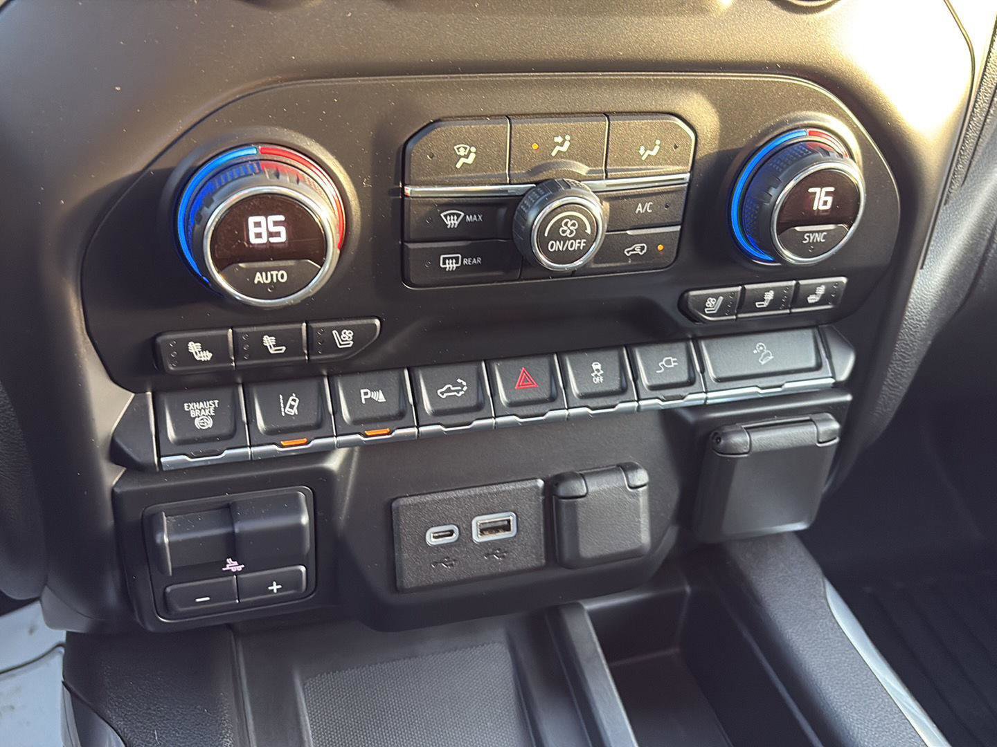 Used 2020 Chevrolet Silverado 2500 LTZ image 29