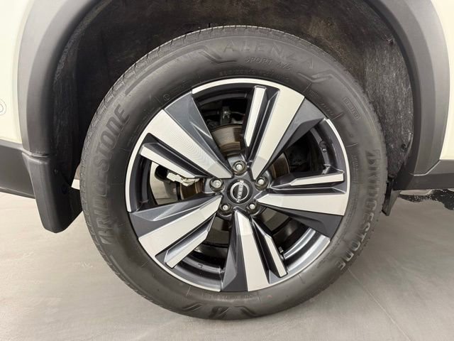 Used 2023 Nissan Rogue SL w/ SL Premium Package image 11