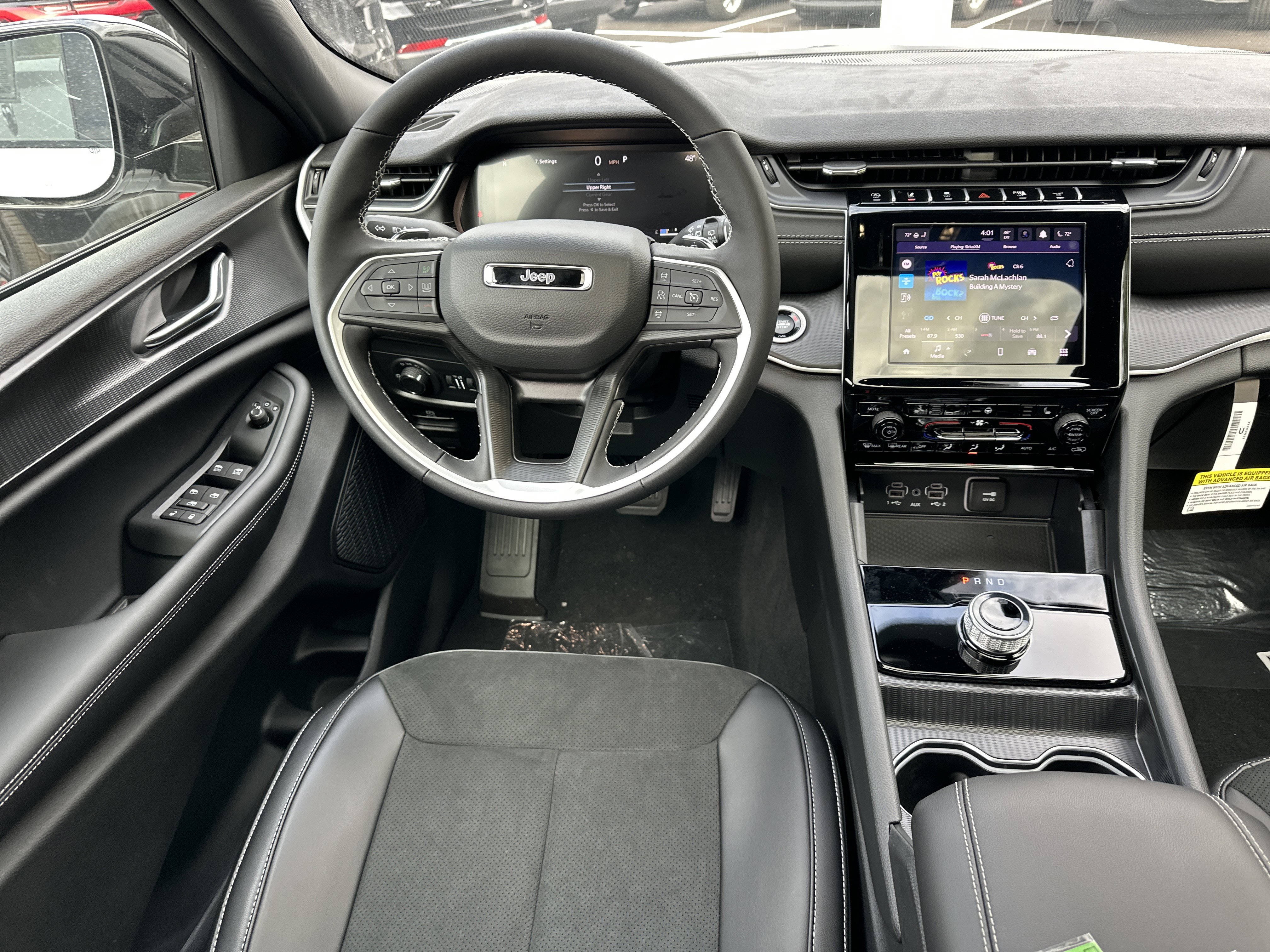 New 2025 Jeep Grand Cherokee Altitude image 32