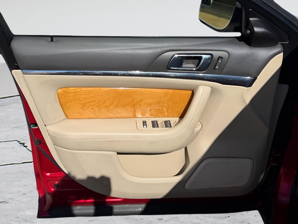 Used 2010 Lincoln MKS image 16