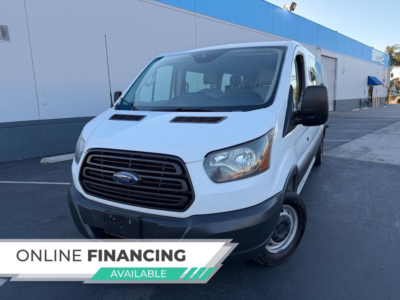 Used 2017 Ford Transit 350 XL image 2