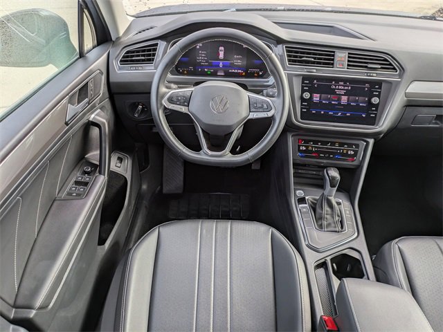 Used 2024 Volkswagen Tiguan SE image 19