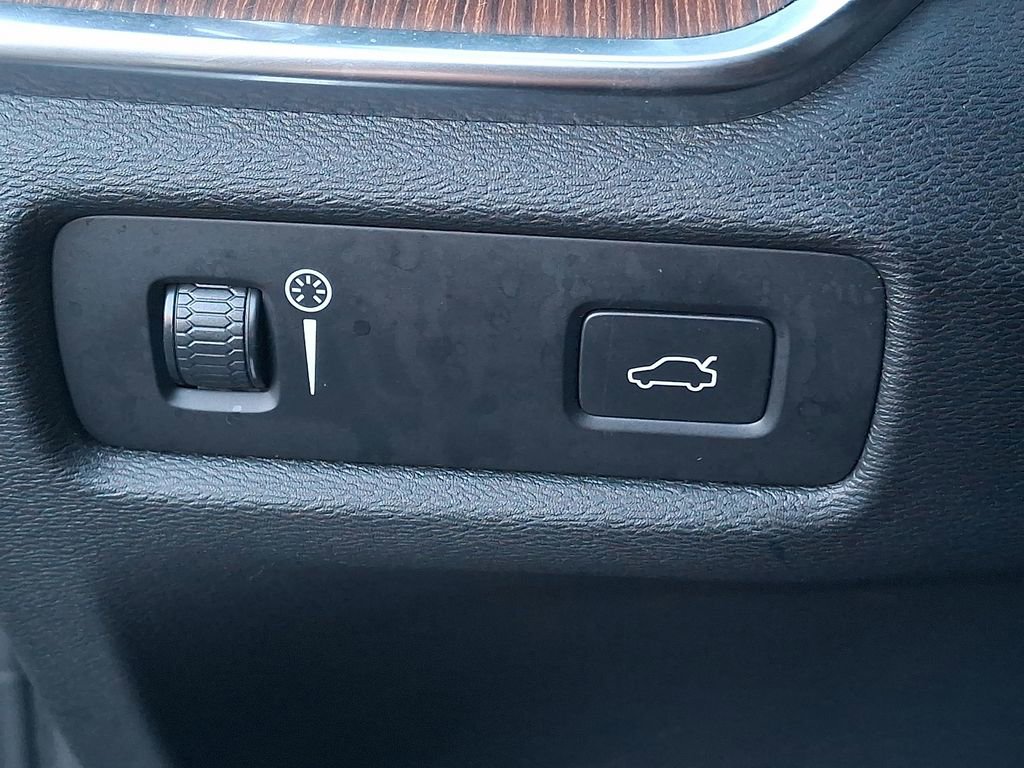 Used 2019 Volvo S60 T6 Inscription image 21