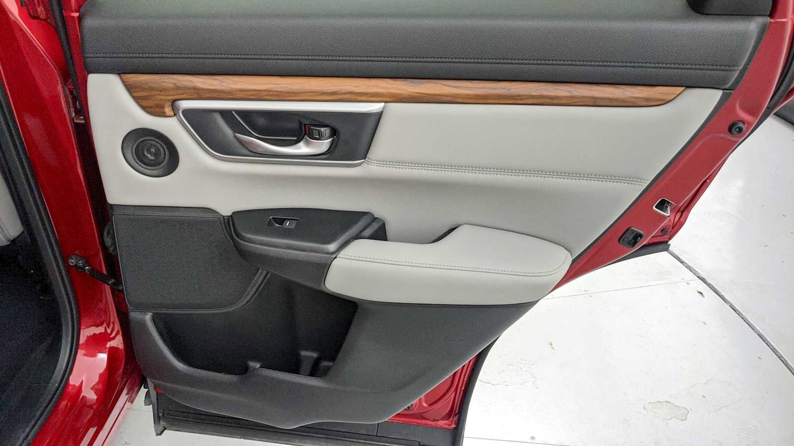 Used 2021 Honda CR-V Touring image 27