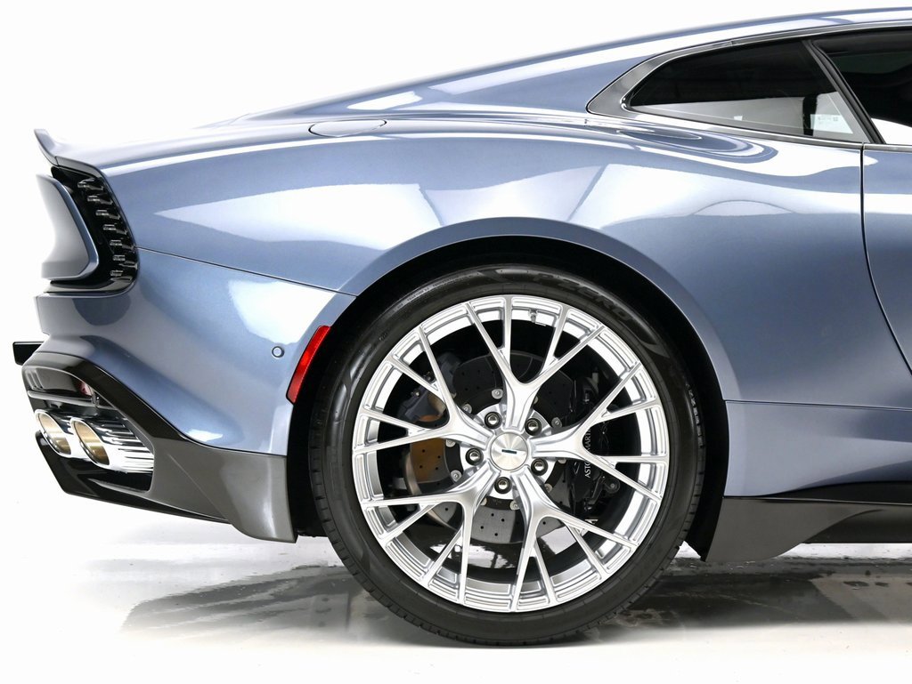 Used 2025 Aston Martin Vanquish image 9