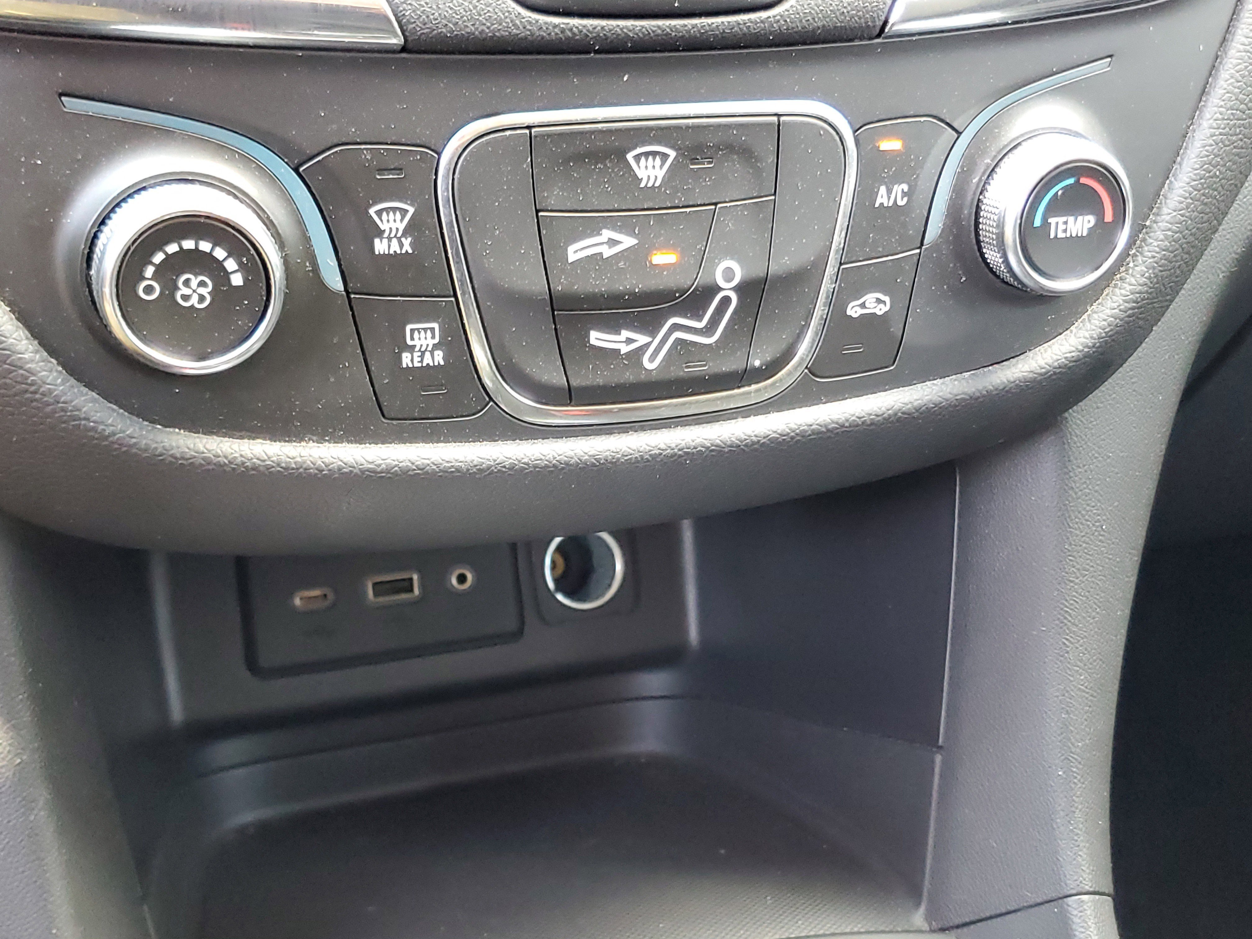 Used 2020 Chevrolet Equinox LT w/ LPO, Floor Liner Package image 26