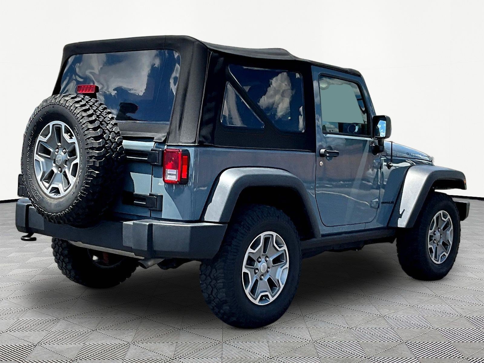 Used 2015 Jeep Wrangler Rubicon w/ Power Convenience Group AWD/4WD image 6