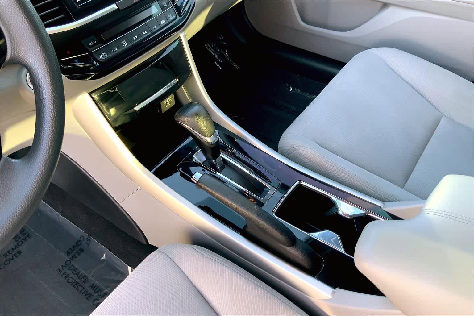 Used 2017 Honda Accord EX image 16