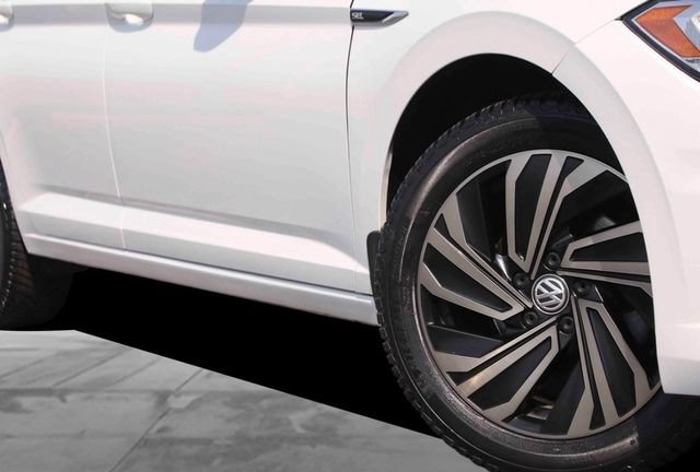 Used 2019 Volkswagen Jetta SEL Premium FWD image 3