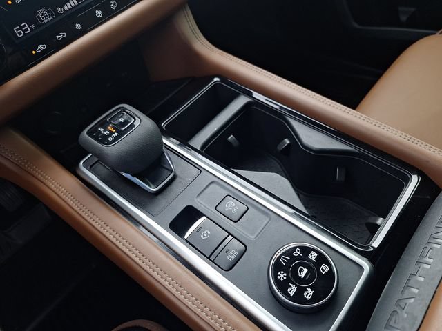 Certified 2025 Nissan Pathfinder Platinum AWD/4WD image 25