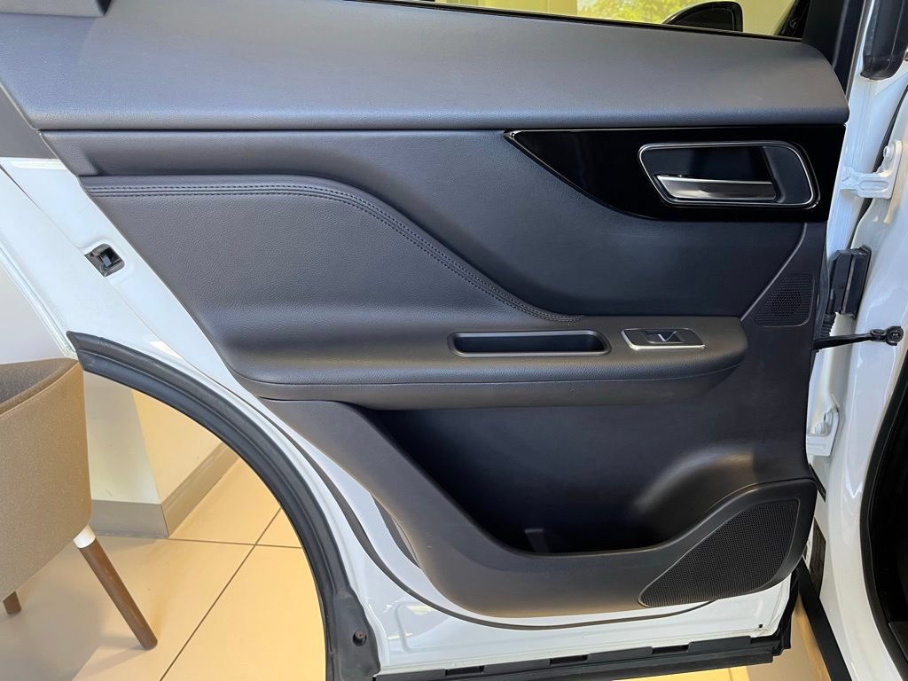 Used 2019 Jaguar F-PACE Premium AWD/4WD image 28