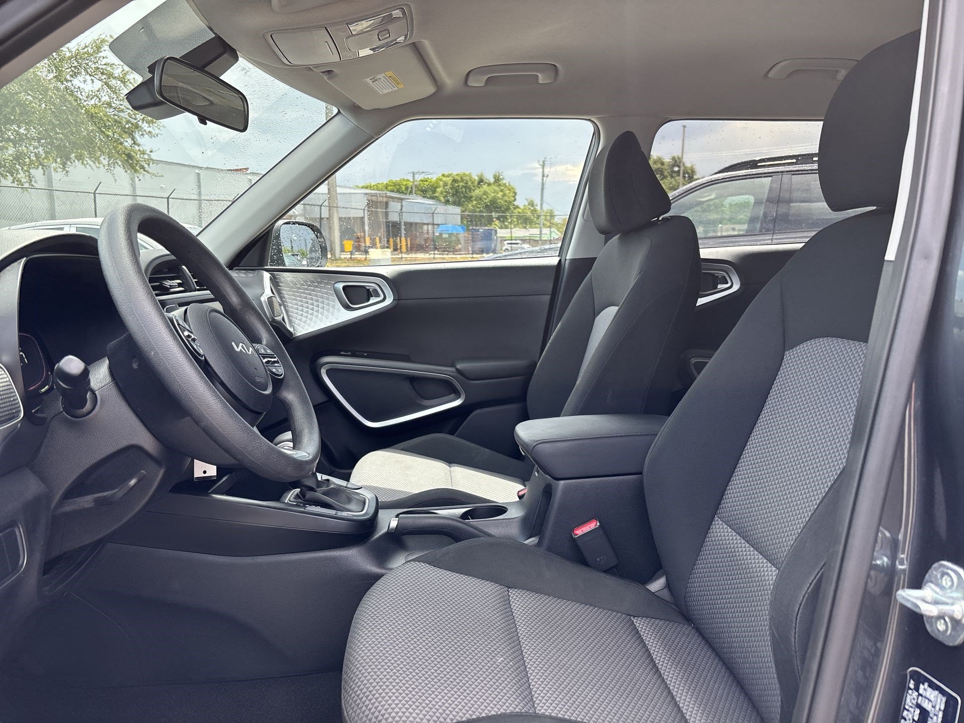 Used 2025 Kia Soul LX FWD image 13
