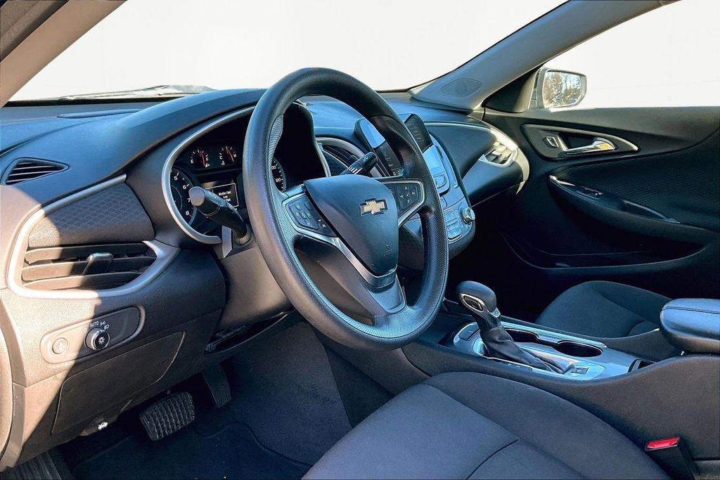 Used 2023 Chevrolet Malibu LT image 17