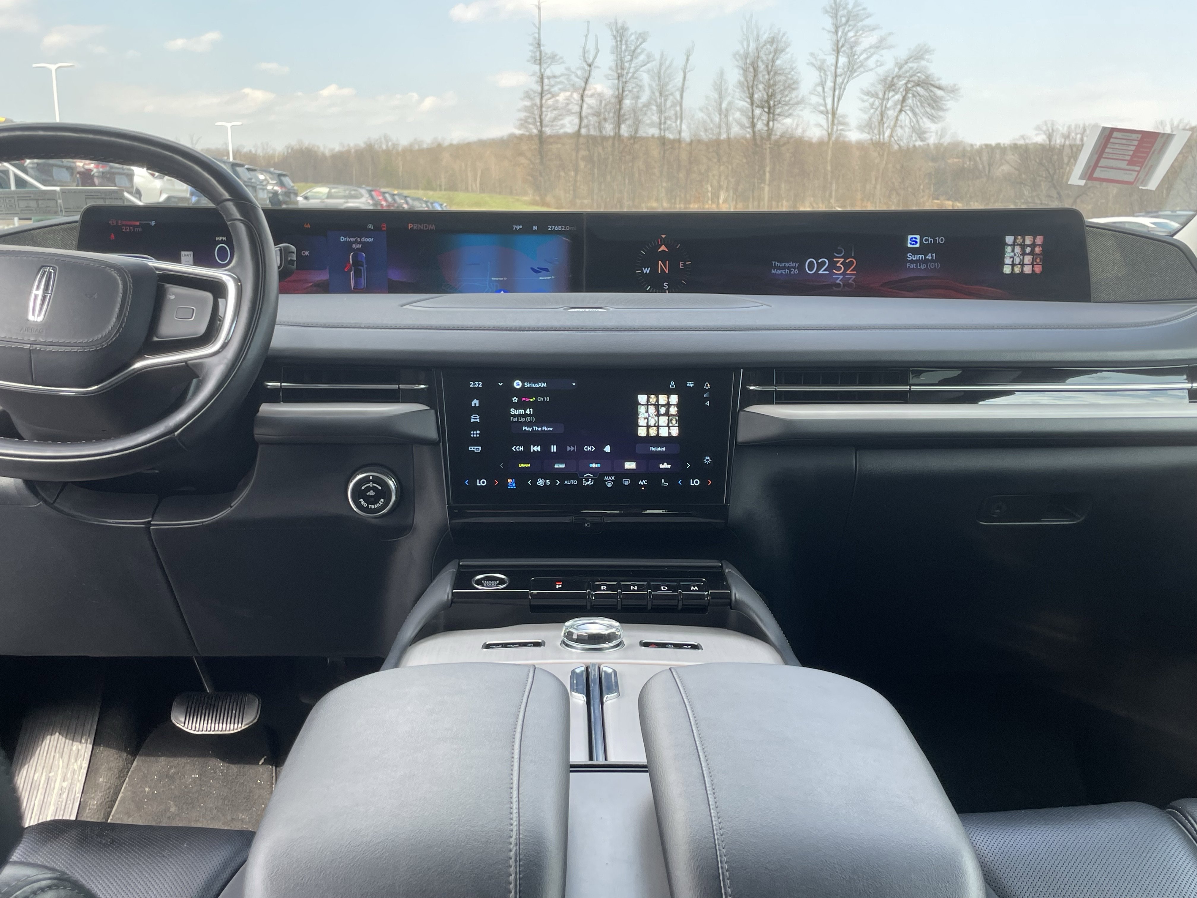 Used 2025 Lincoln Navigator Reserve image 15