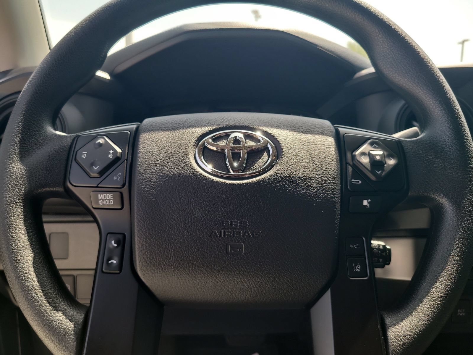 Used 2022 Toyota Tacoma SR AWD/4WD image 12