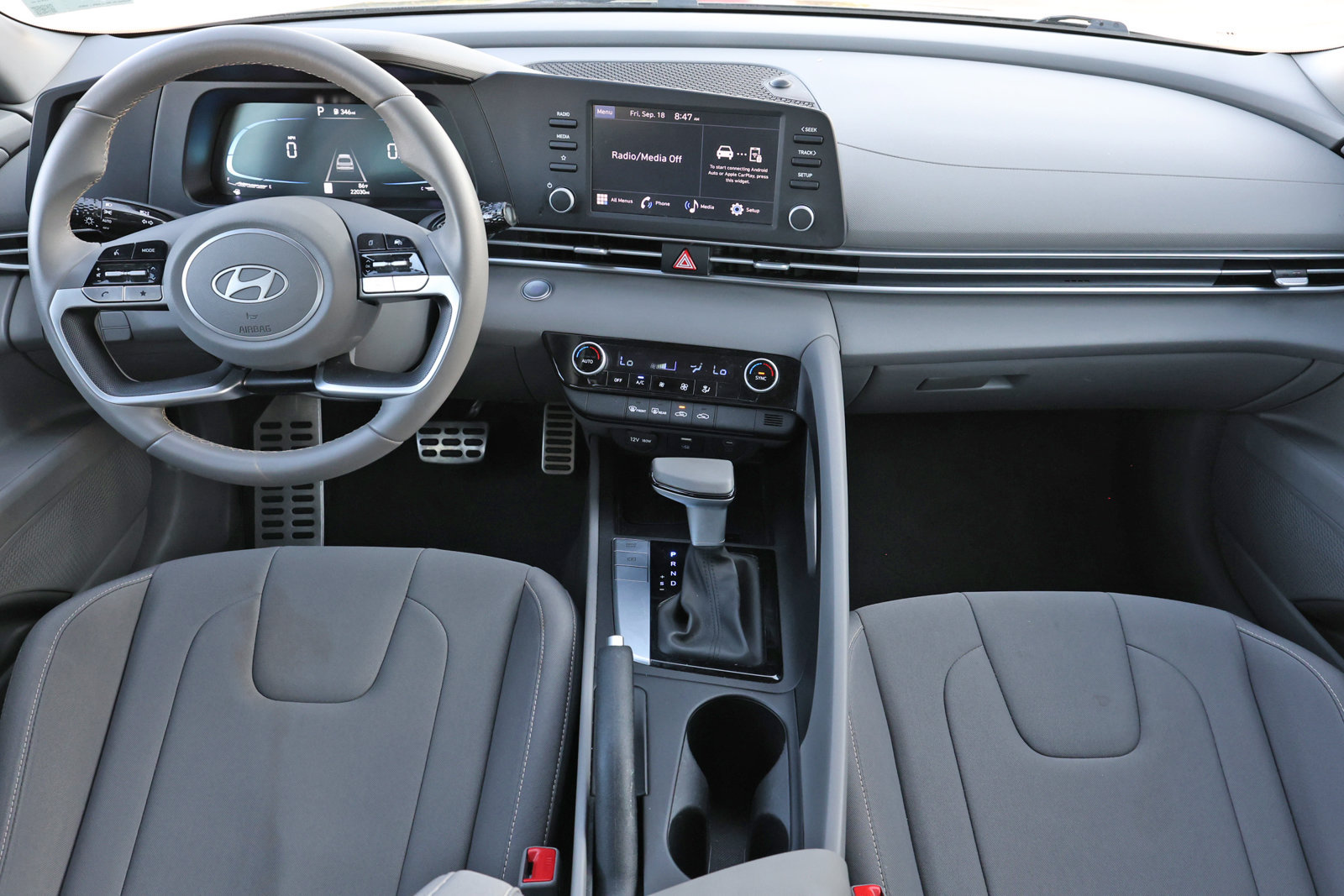 Used 2026 Hyundai Elantra Sport FWD image 2