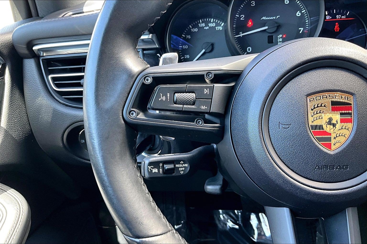 Used 2024 Porsche Macan Turbo AWD/4WD image 17