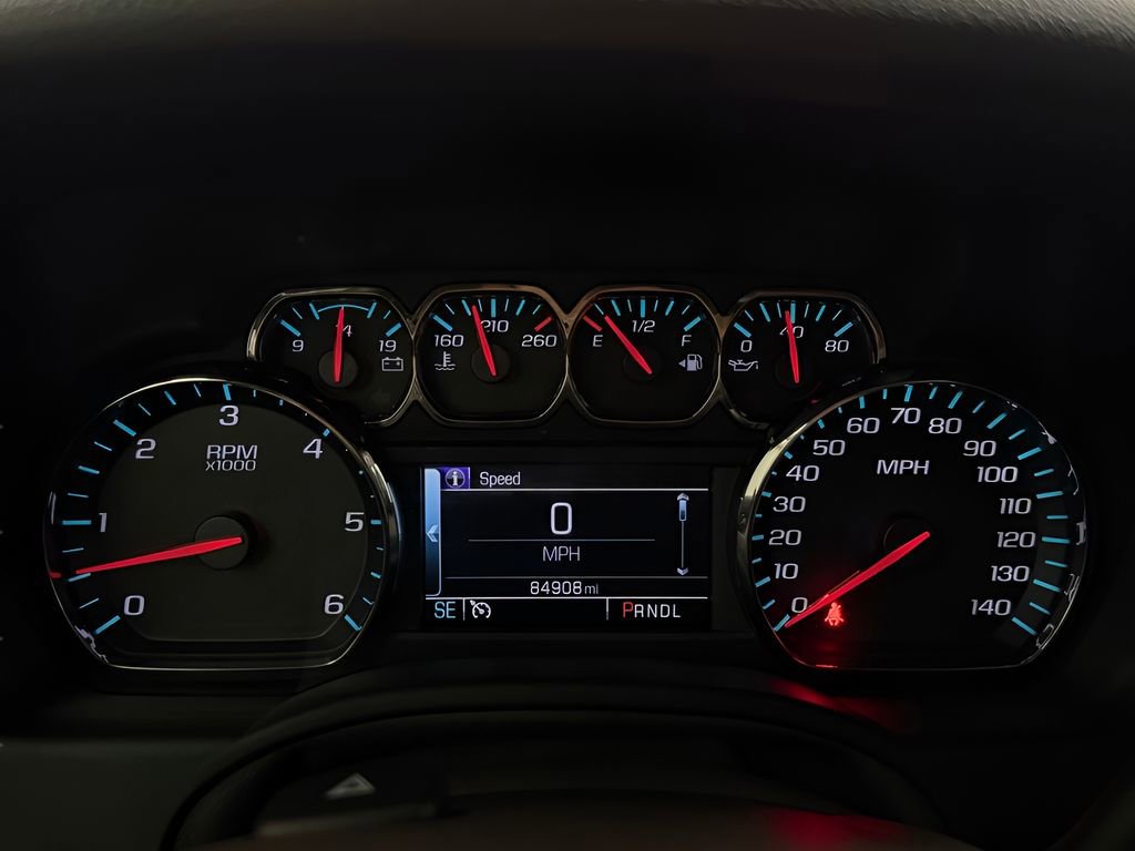 Used 2018 Chevrolet Tahoe LT w/ Luxury Package RWD image 15