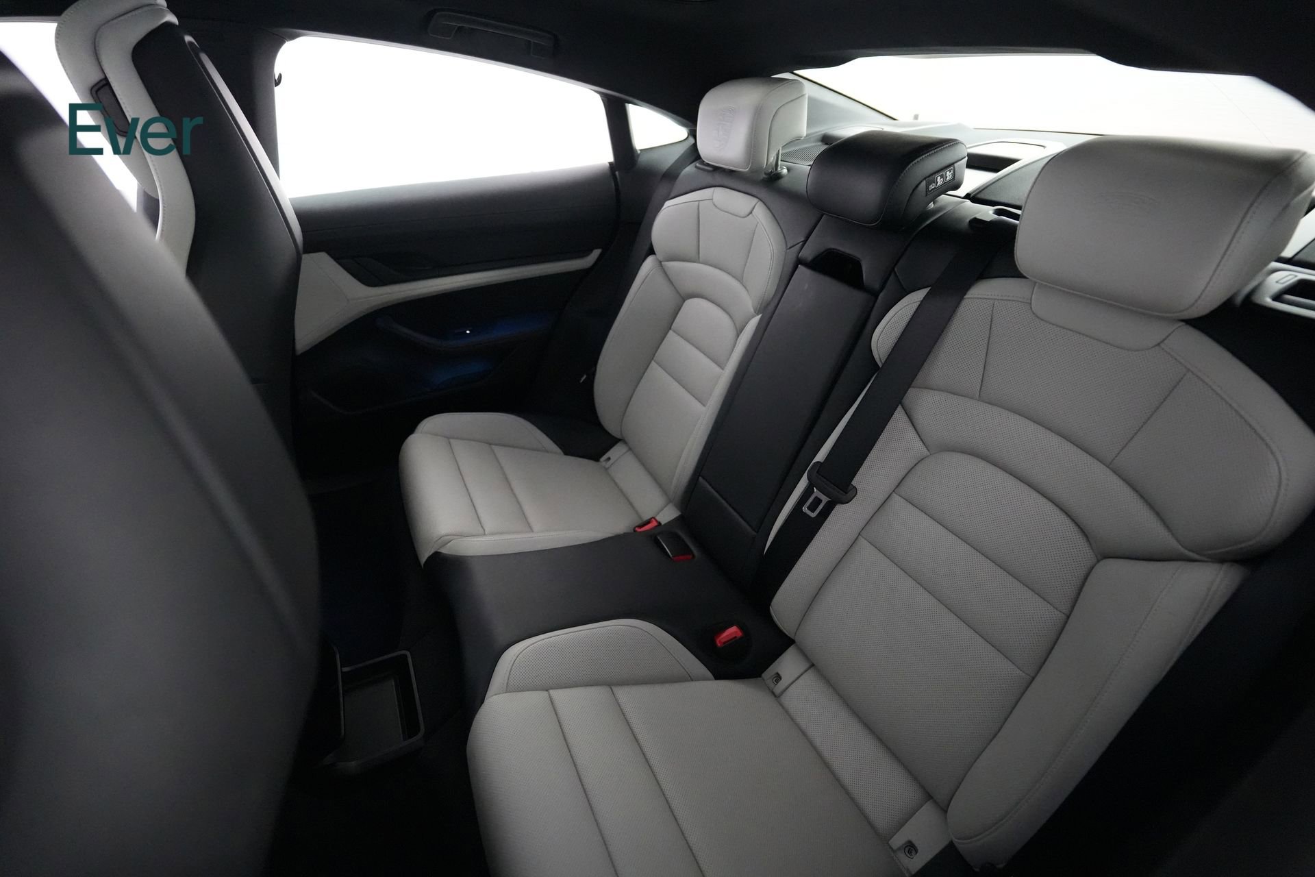 Used 2023 Porsche Taycan w/ Premium Package image 24