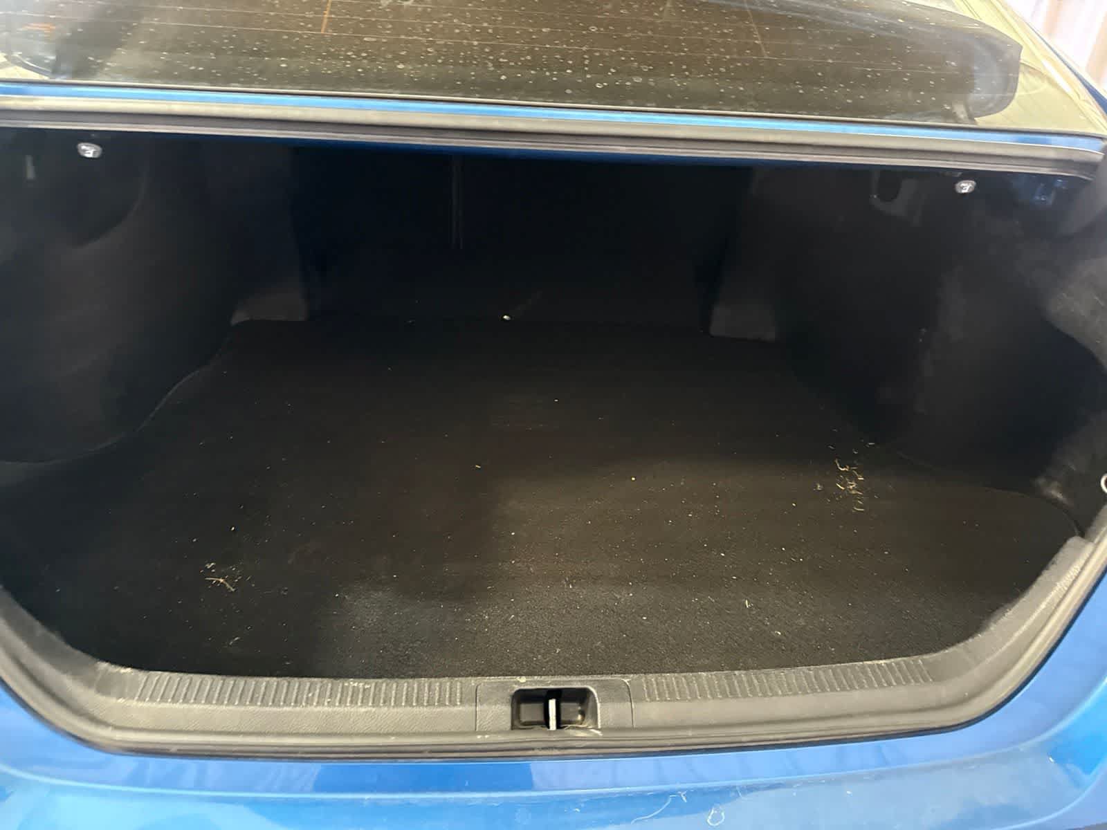 Used 2019 Toyota Camry SE w/ Carpet Mat Package FWD image 12