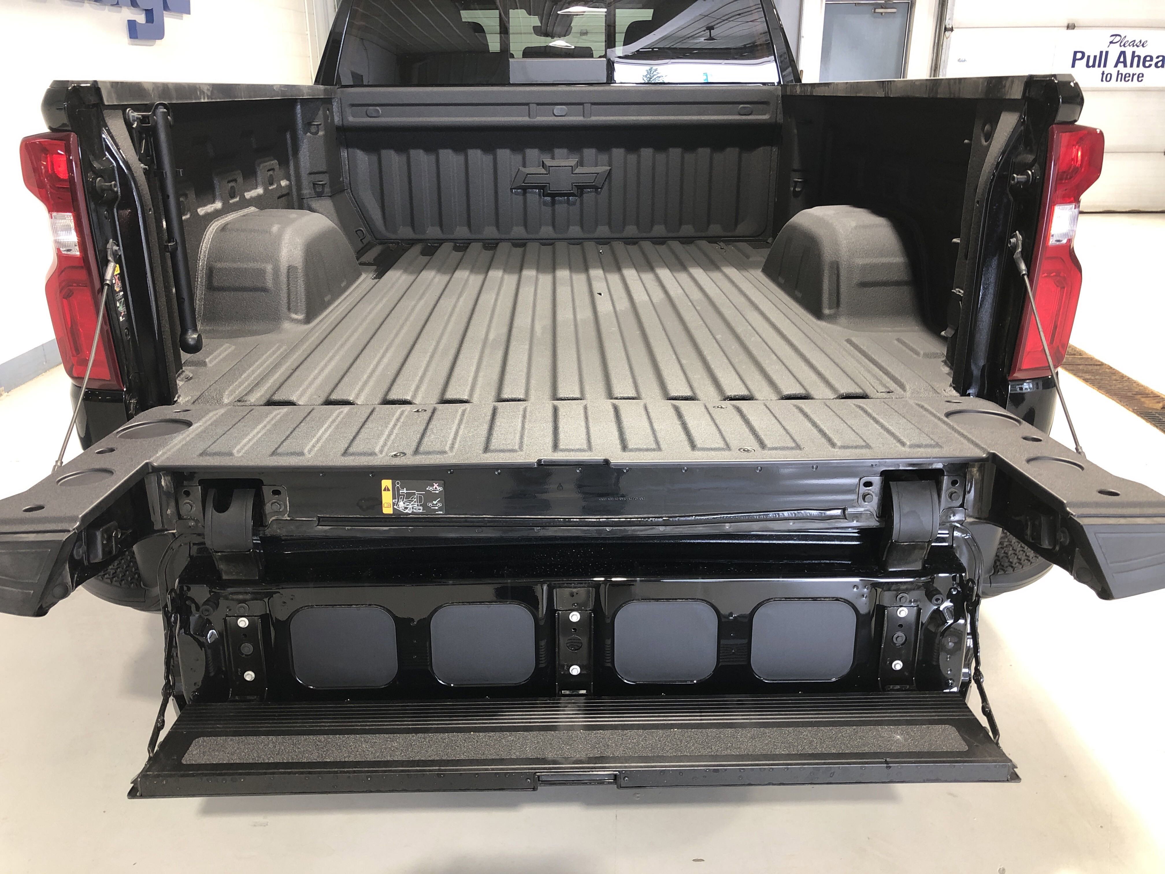New 2025 Chevrolet Silverado 1500 High Country w/ Technology Package image 8