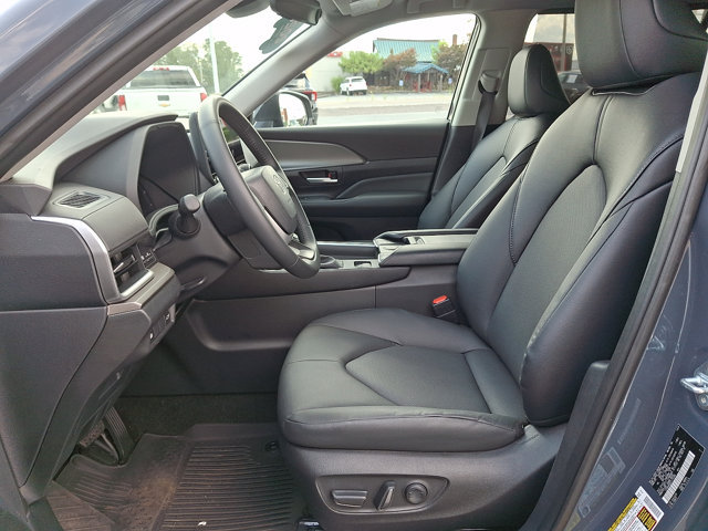 Used 2026 Toyota Grand Highlander AWD image 15