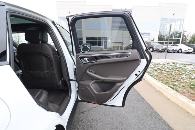 Used 2018 Porsche Macan AWD/4WD image 45