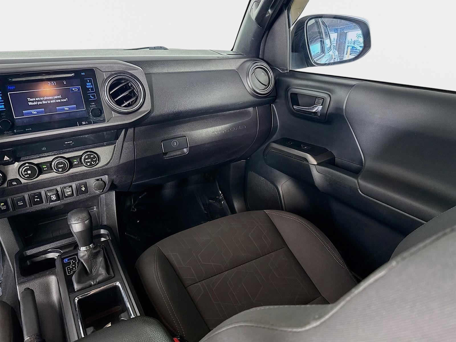 Used 2019 Toyota Tacoma TRD Off-Road w/ Technology Package AWD/4WD image 22