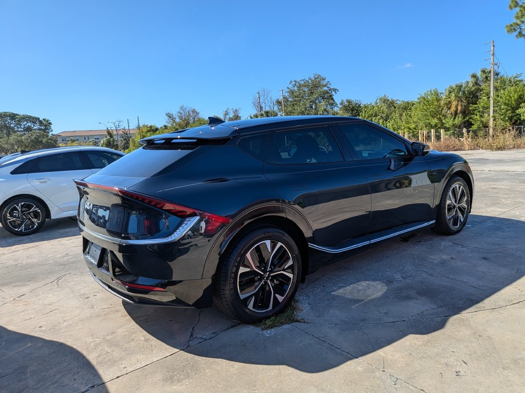 Certified 2022 Kia EV6 Wind AWD/4WD image 8
