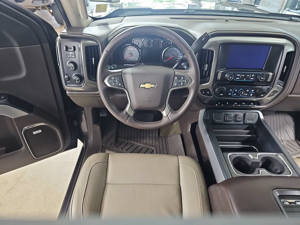Used 2016 Chevrolet Silverado 1500 LTZ Z71 w/ LTZ Plus Package AWD/4WD image 19