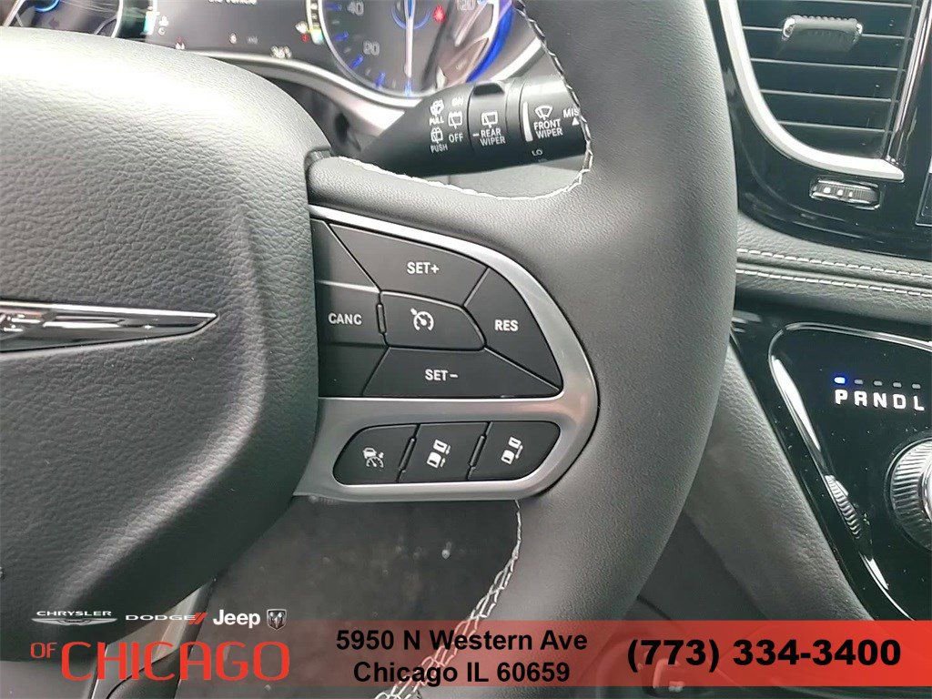 New 2025 Chrysler Pacifica Select FWD image 19