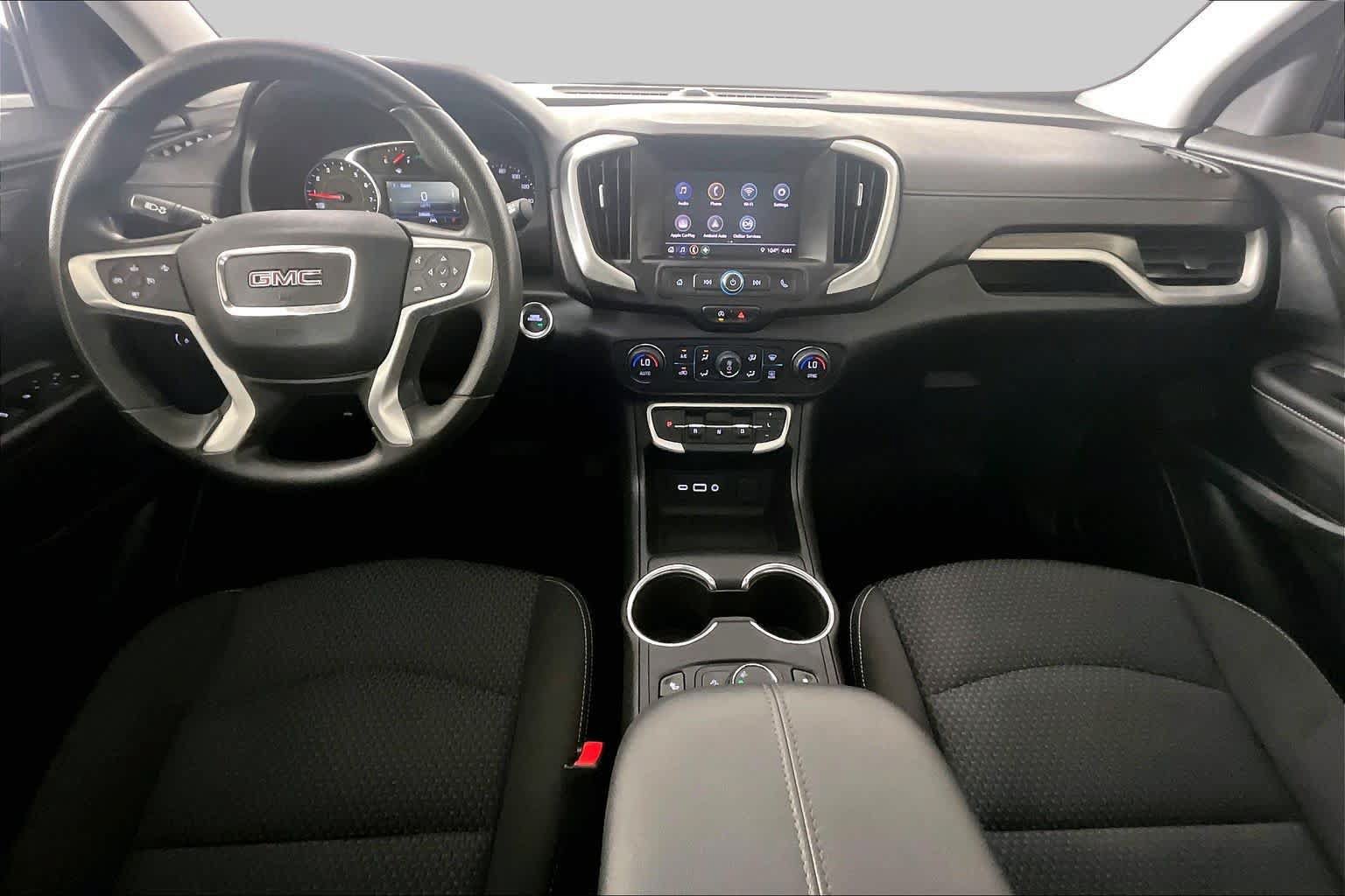 Used 2024 GMC Terrain SLE w/ Driver Convenience Package FWD image 15