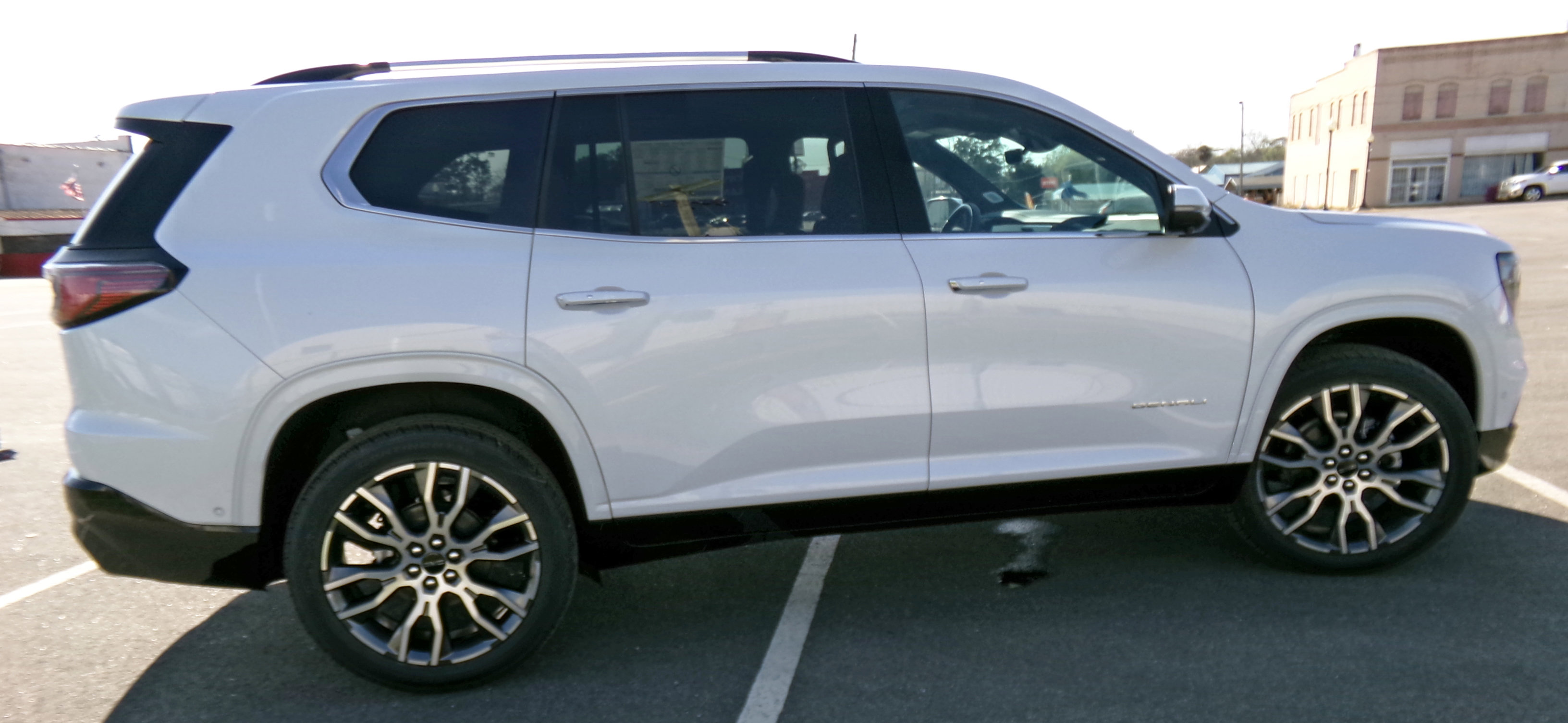 New 2026 GMC Acadia Denali Ultimate w/ LPO, Floor Liner Package image 5