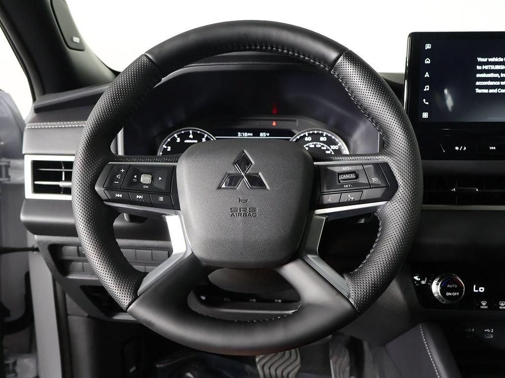 New 2026 Mitsubishi Outlander LE AWD/4WD image 36