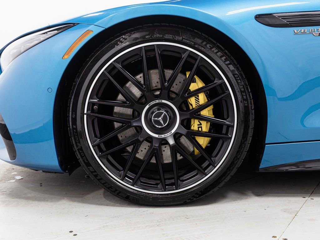 Certified 2023 Mercedes-Benz SL 63 AMG 4MATIC w/ Driver Assistance Package image 39