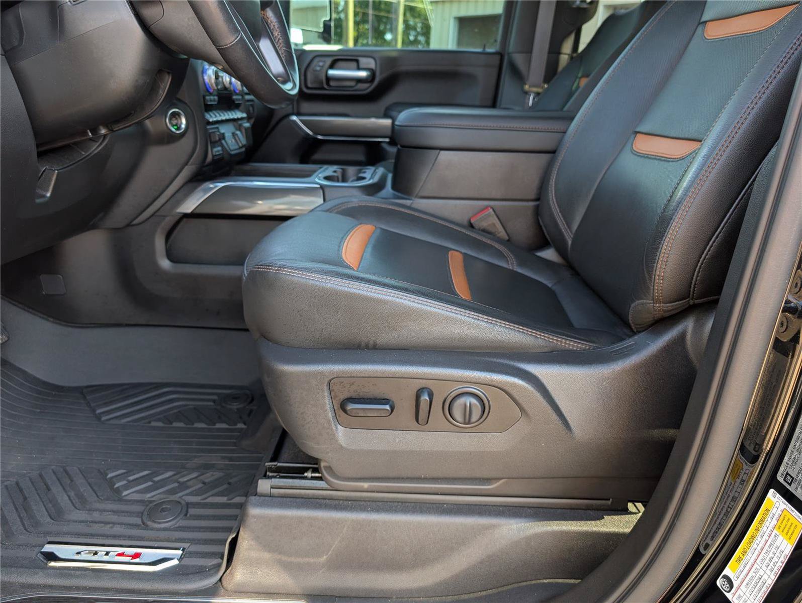 Used 2021 GMC Sierra 2500 AT4 w/ AT4 Premium Plus Package AWD/4WD image 14