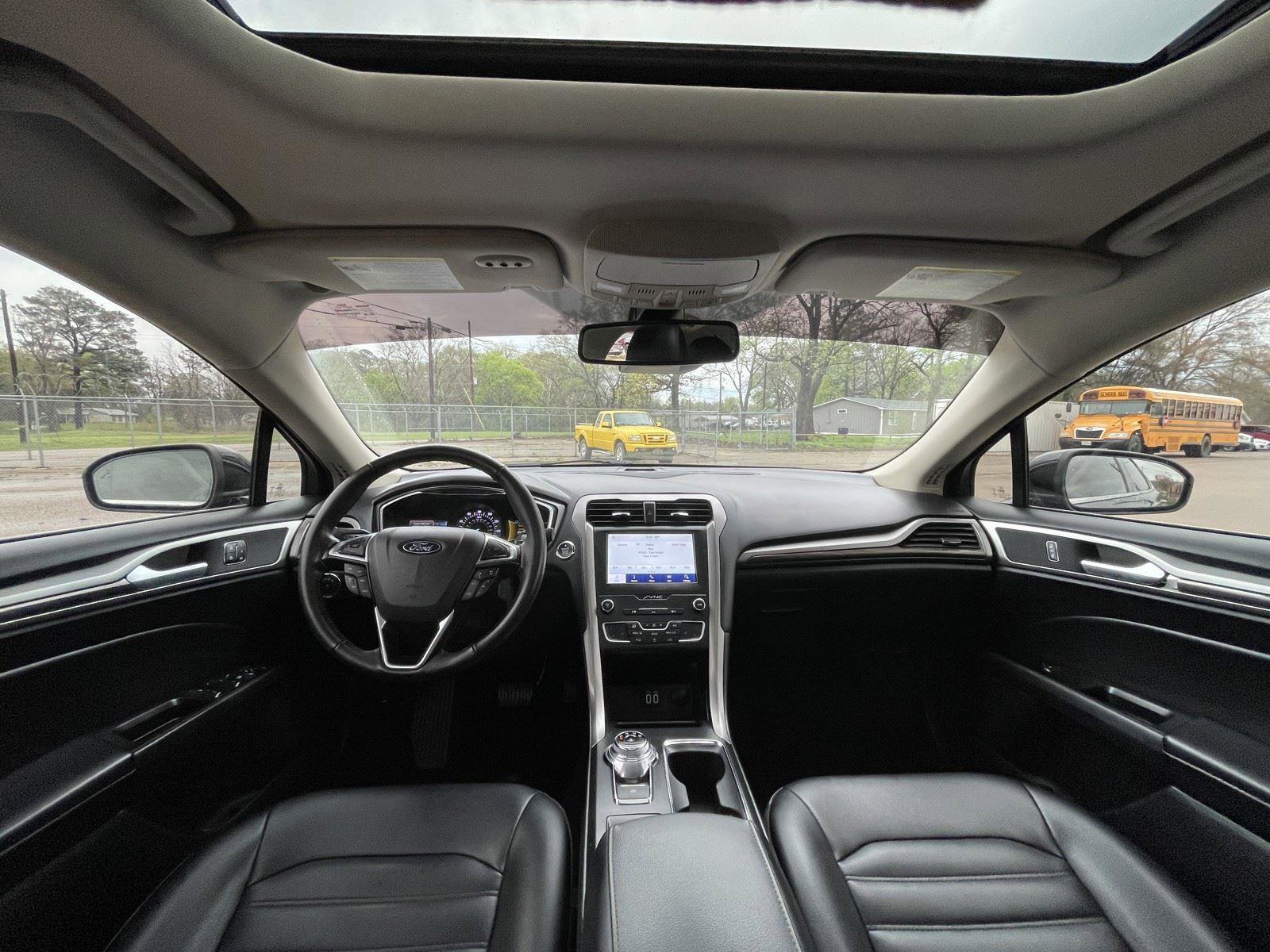 Used 2019 Ford Fusion SEL FWD image 14
