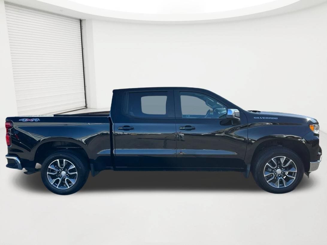Used 2023 Chevrolet Silverado 1500 LT AWD/4WD image 4