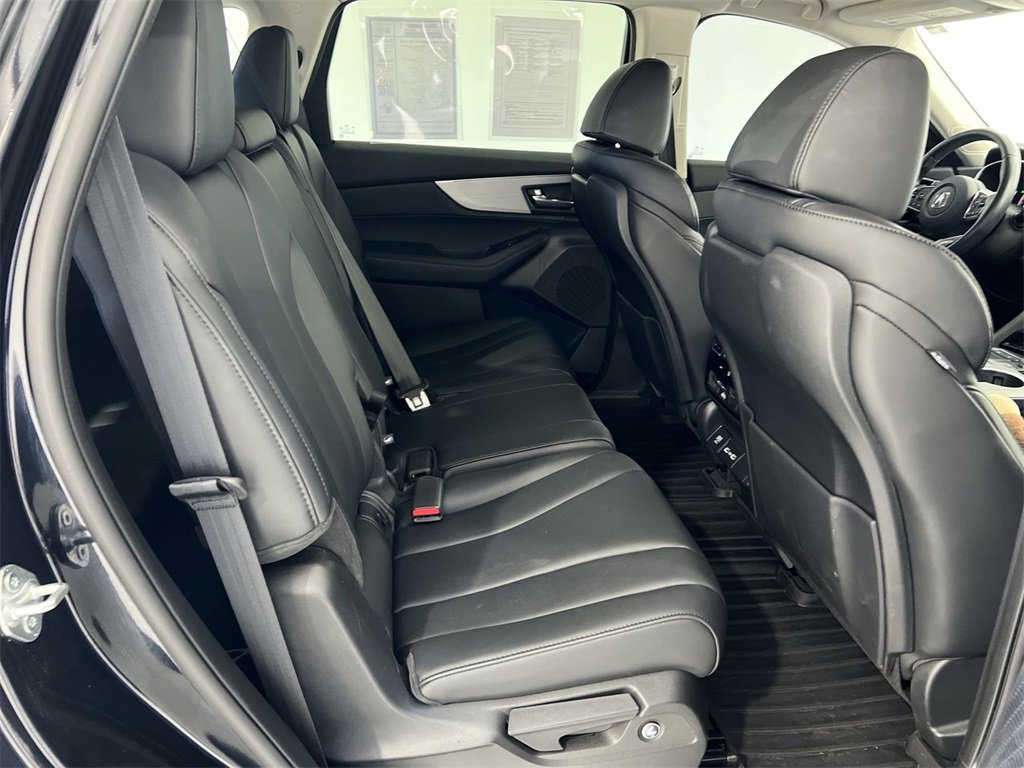 Used 2023 Acura MDX SH-AWD image 25