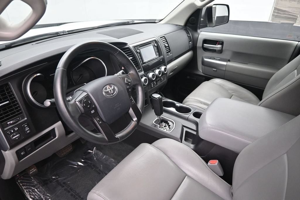 Used 2018 Toyota Sequoia Limited w/ Safety & Convenience Package AWD/4WD image 16