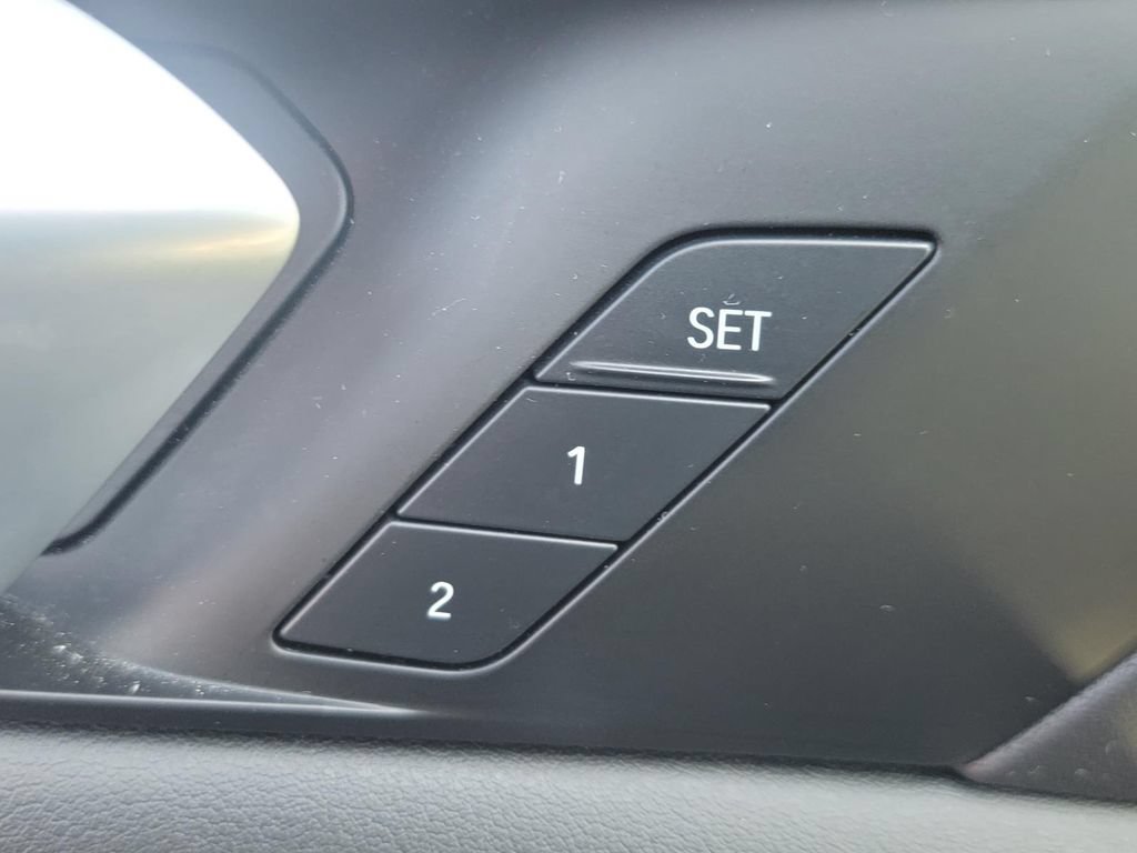 Used 2024 BMW X5 xDrive40i w/ Parking Assistance Package AWD/4WD image 32