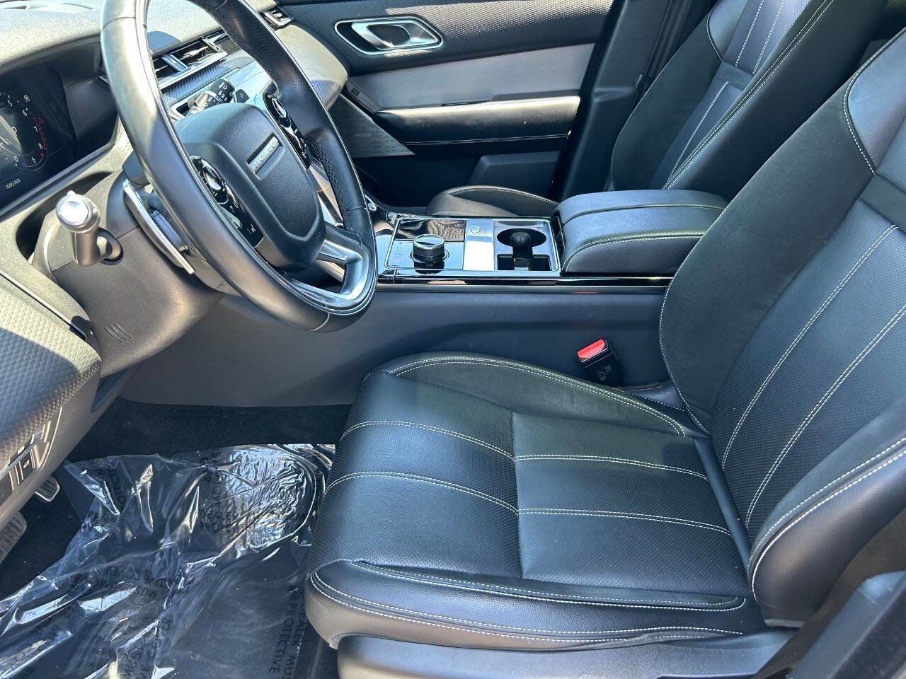 Used 2018 Land Rover Range Rover Velar R-Dynamic SE AWD/4WD image 25