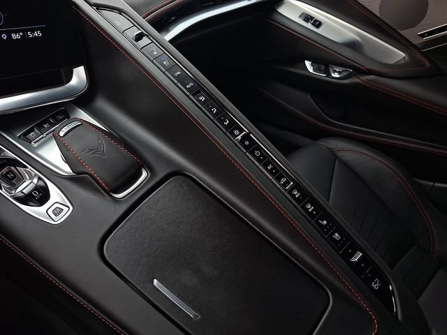 Used 2021 Chevrolet Corvette Stingray Premium Cpe w/ Z51 Performance Package RWD image 18