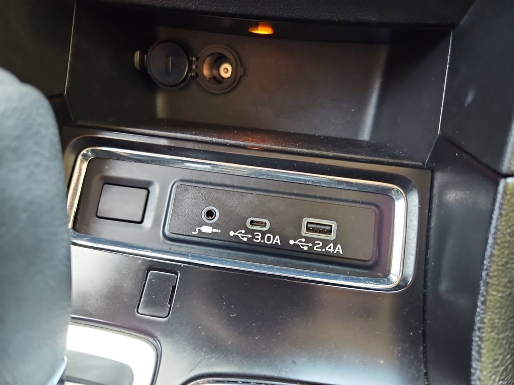 Used 2023 Subaru Ascent Limited AWD/4WD image 21